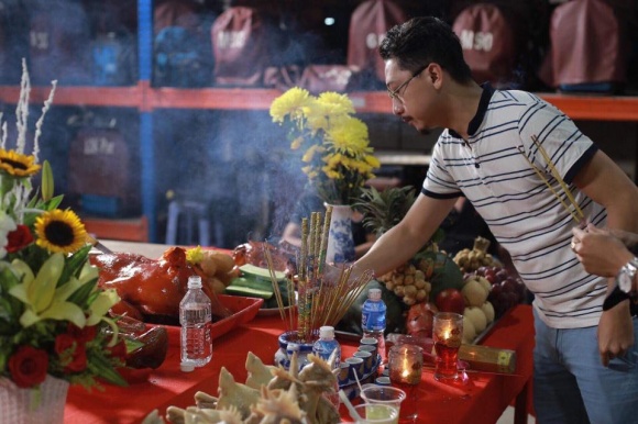 c&uacute;ng tổ nghề s&acirc;n khấu